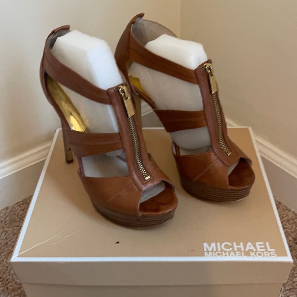 Women’s shoes size 9 used